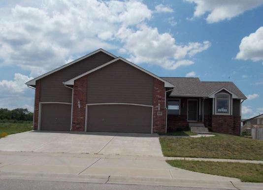 10521 W Greenfield Street, Wichita, KS 67215 