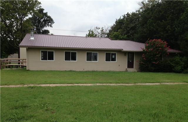 113 S Forrest St, Douglass, KS 67039 