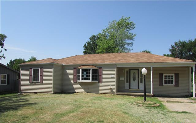 1108 E Elm St, Olathe, KS 66061 