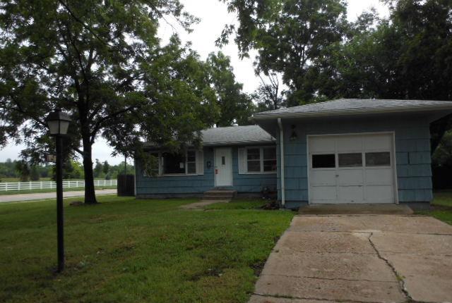 1256 SW Indian Trail Ct, Topeka, KS 66604 