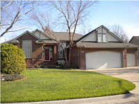 North Coachhouse Ct, Wichita, KS 67235 