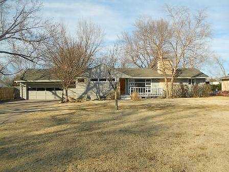 11Th, Newton, KS 67114 