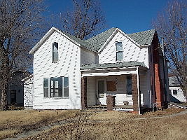 Maple, Columbus, KS 66725 