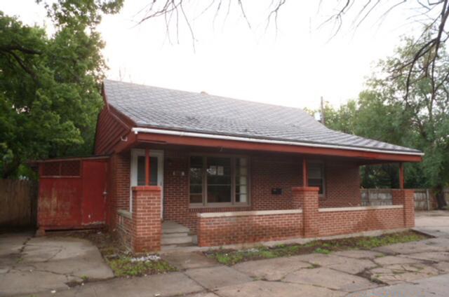 2272 S Hudraulic St, Wichita, KS 67211 