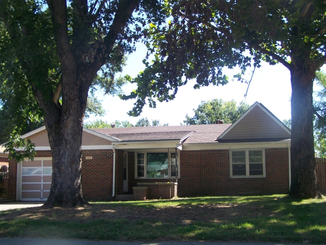 132 Hungerford Ave, Haysville, KS 67060 