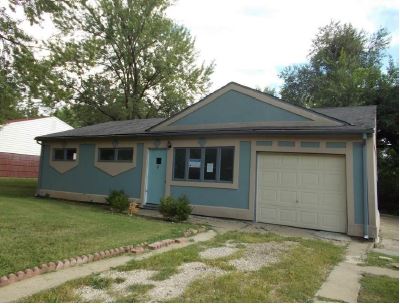 1713 SE 24th St, Topeka, KS 66605 