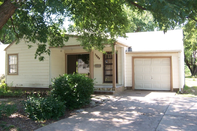 1227 S Kansas St, Wichita, KS 67211 