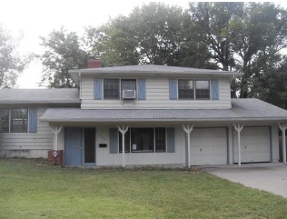 3219 SW Lane St, Topeka, KS 66611 
