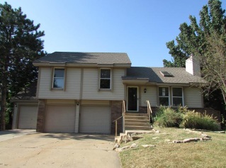 539 N Persimmon Dr, Olathe, KS 66061 