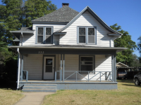 222 W 10th Ave, Hutchinson, KS 67501 