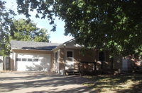 314 NE Pine Ln, Topeka, KS 66617 