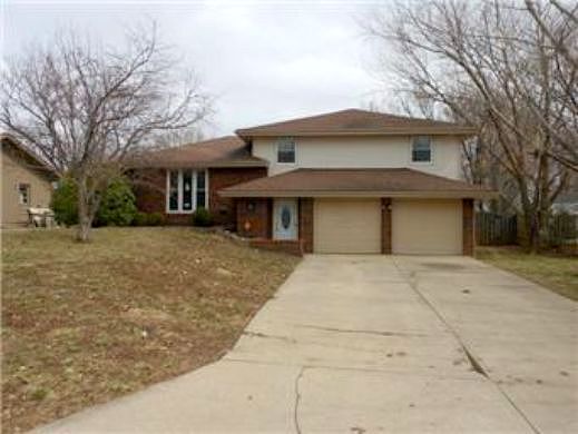 Bittersweet, Lansing, KS 66043 