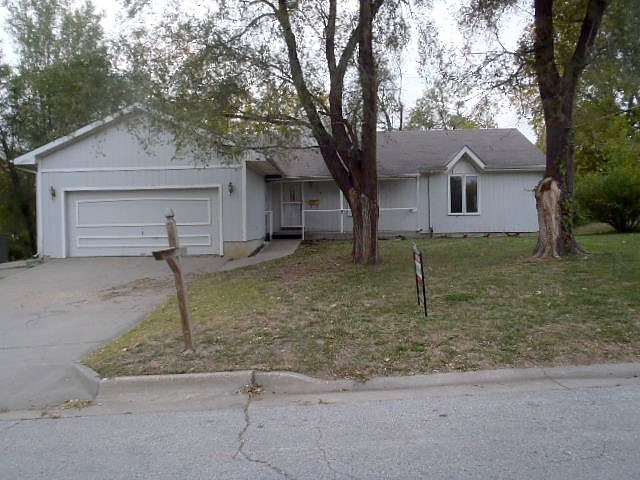4Th Ave, Leavenworth, KS 66048 