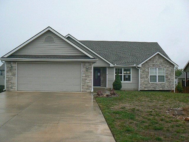 S Melrose Ln, Tonganoxie, KS 66086 