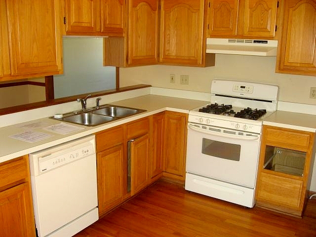 Poplar, Gardner, KS 66030 