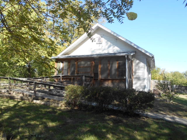 2430 Southeast 21st St, Topeka, KS 66607 