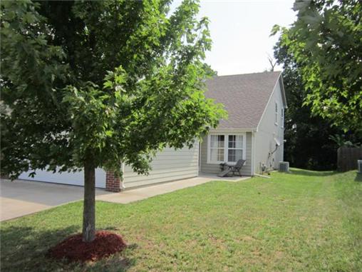 506 N John Doy Ct, Lawrence, KS 66049 