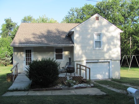201 S 11th, Leavenworth, KS 66048 