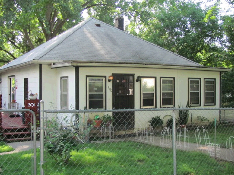 1300 Columbia Avenue, Leavenworth, KS 66048 