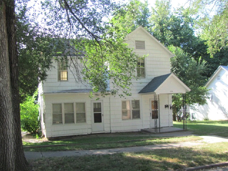 1314 Columbia Ave, Leavenworth, KS 66048 