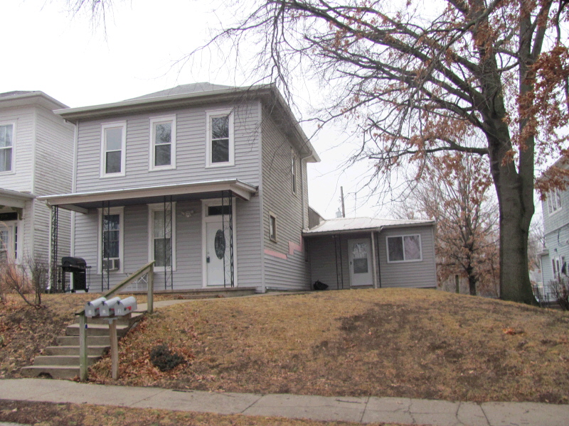 611 Esplanade, Leavenworth, KS 66048 