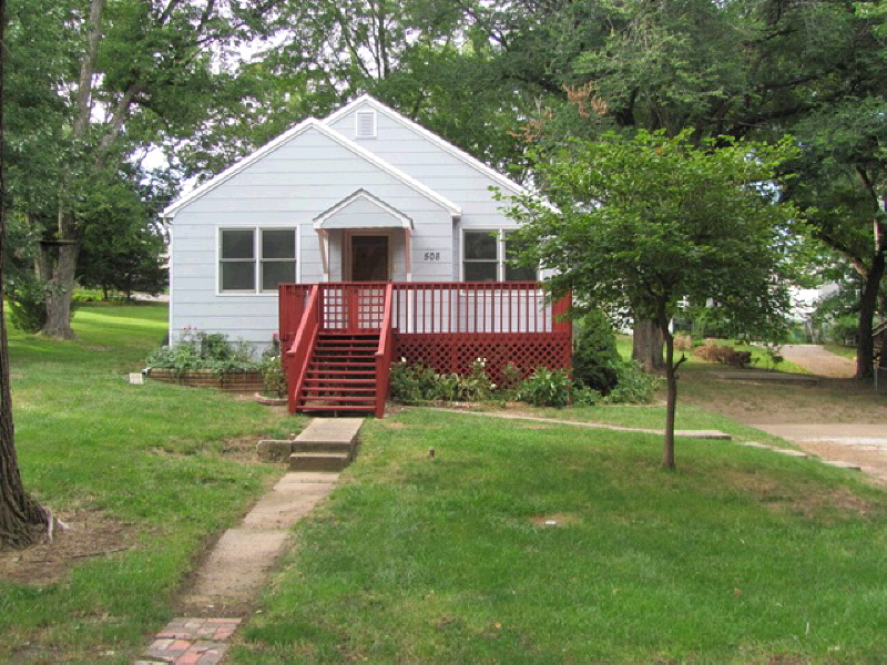 508 Maple St, Leavenworth, KS 66048 