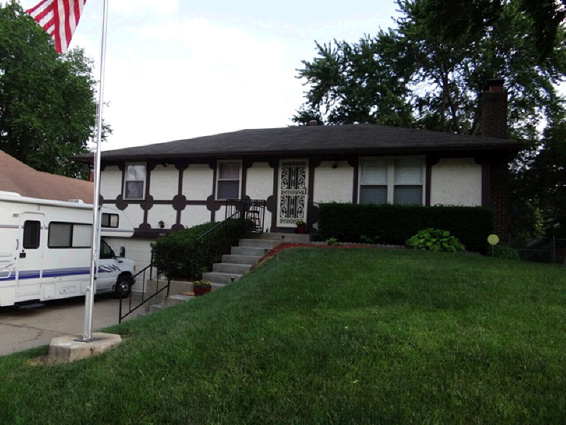 1017 Kiowa St., Leavenworth, KS 66048 