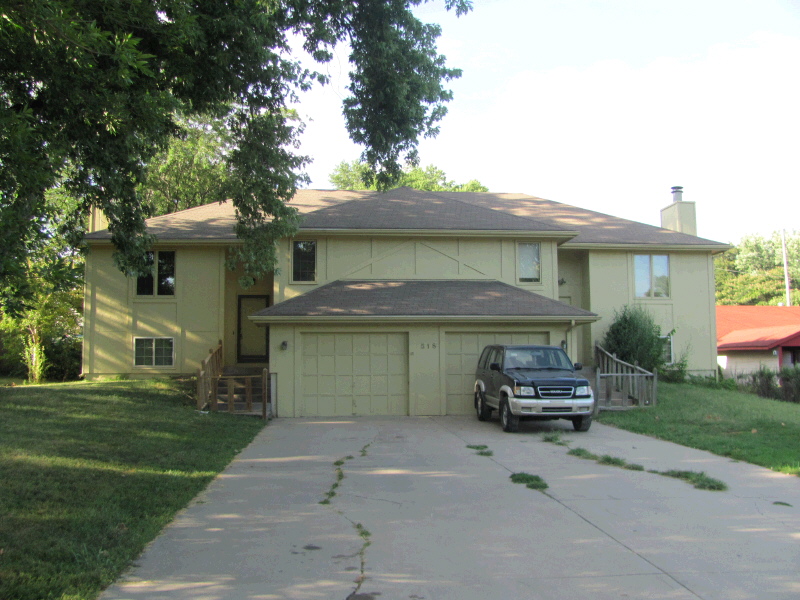 518 Vilas, Leavenworth, KS 66048 