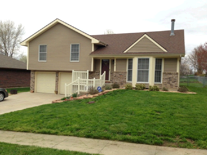 710 Deerfield, Leavenworth, KS 66048 