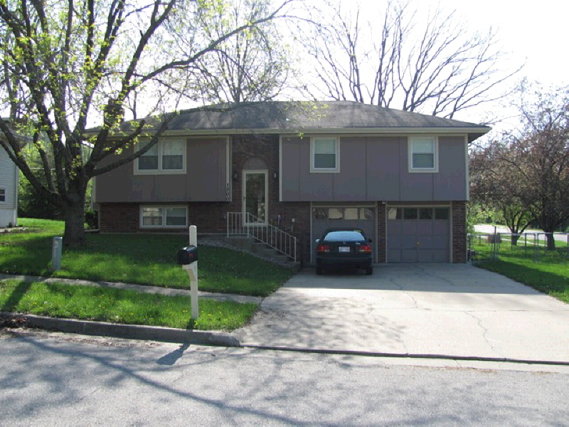 1500 Jackson Ct, Leavenworth, KS 66048 