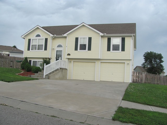 4221 Clayton Court, Leavenworth, KS 66048 