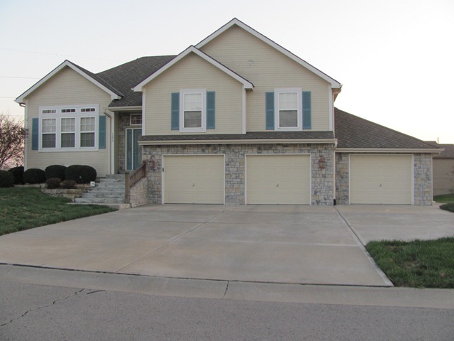 1205 Wildwood, Leavenworth, KS 66048 