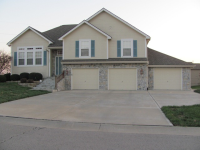 1205 Wildwood, Leavenworth, KS 66048 