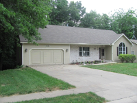 3132 Lakeview Circle, Leavenworth, KS 66048 