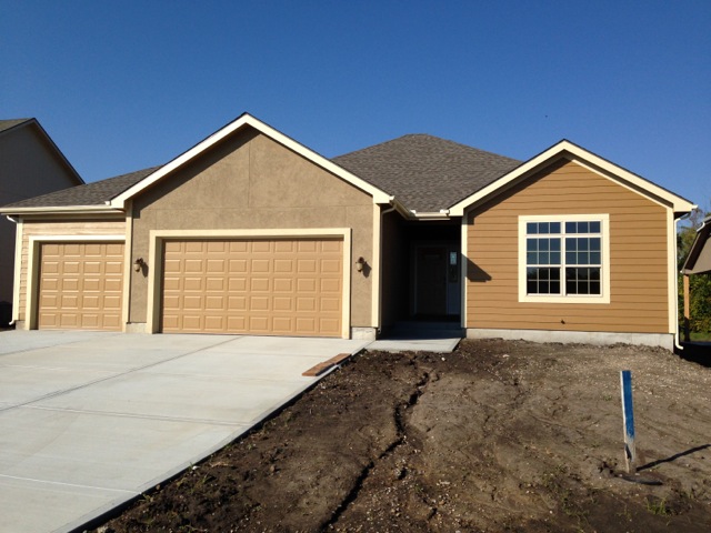 4904 Parkway Drive, Leavenworth, KS 66048 