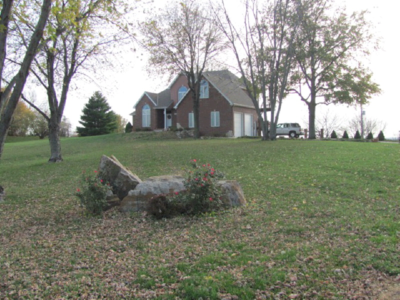 18663 Santa Fe Trail, Leavenworth, KS 66048 