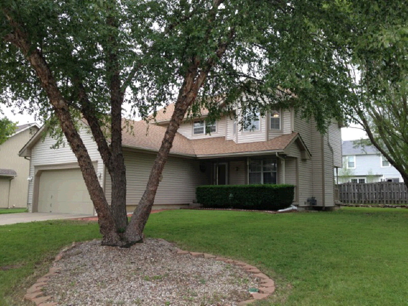 109 S Ethel Lane, Lansing, KS 66043 