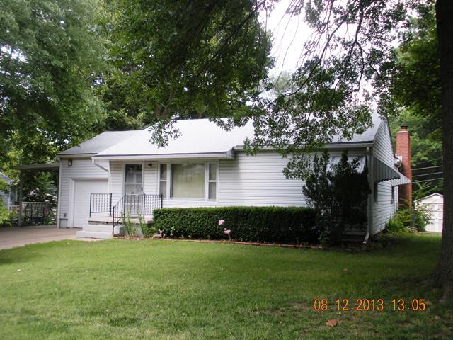 109 Highland Rd, Lansing, KS 66043 