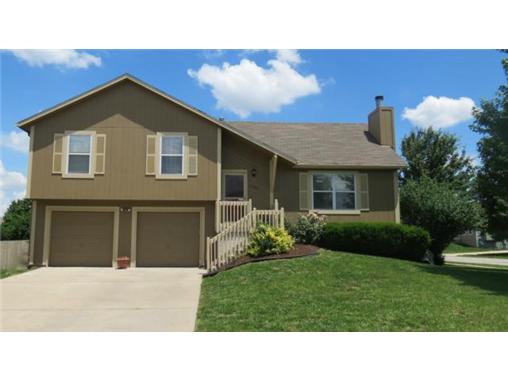 17221 S Walter St, Gardner, KS 66030 