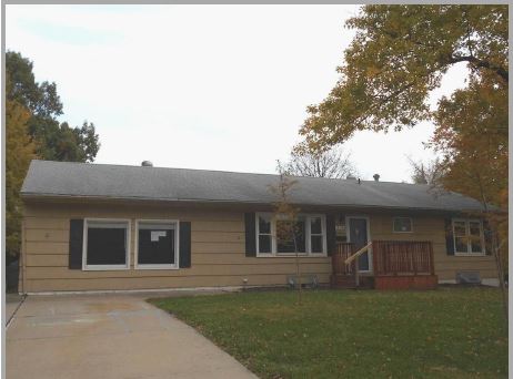 8429 West 69th Ter, Overland Park, KS 66204 