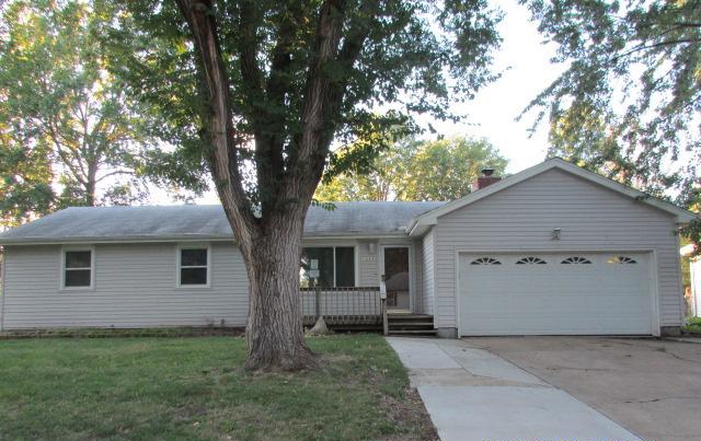 1044 W Fairwood Ln, Olathe, KS 66061 