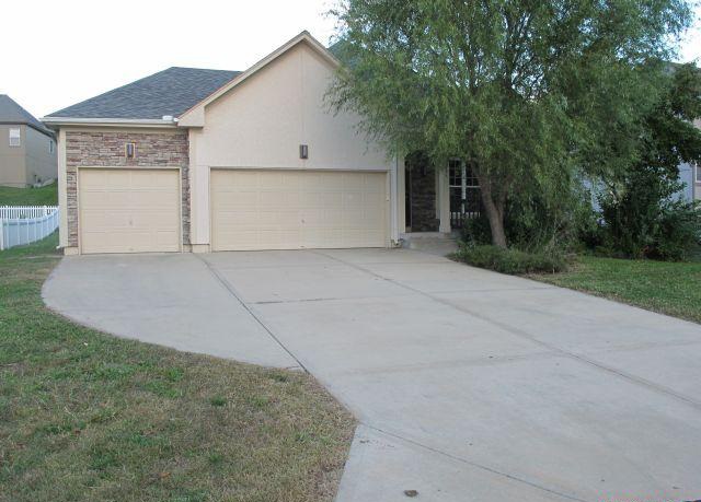 5008 Millbrook St, Shawnee, KS 66218 