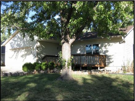 1908 Holiday Drive, Emporia, KS 66801 