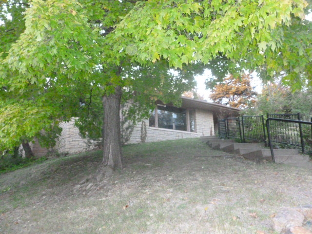 1618 Simpson Ave, Winfield, KS 67156 