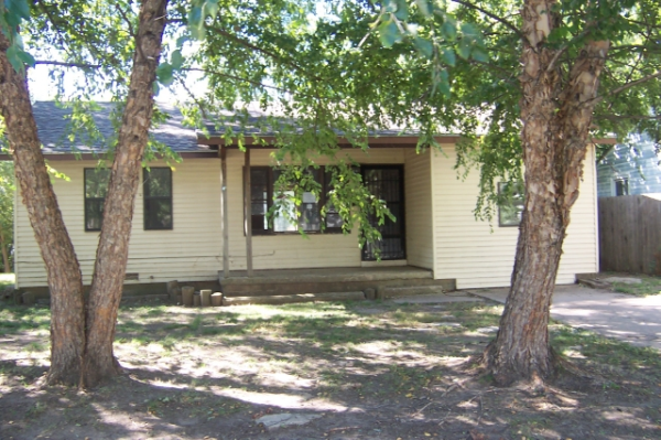 233 Spencer Dr, Haysville, KS 67060 