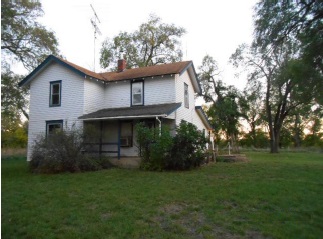 707 W 217th St, Osage City, KS 66523 