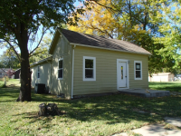 738 S Cherry St, Ottawa, KS 66067 