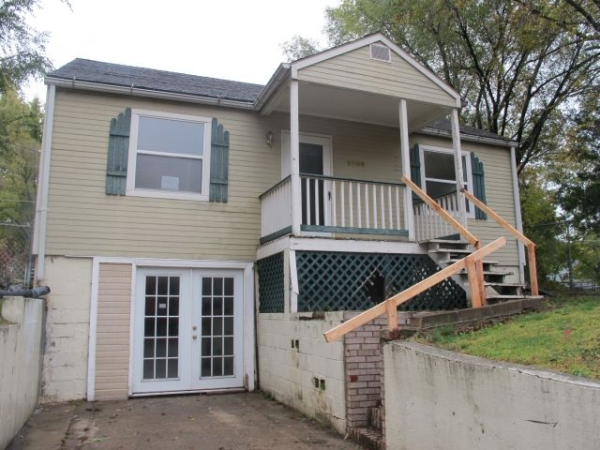 1208 Delaware St, Leavenworth, KS 66048 