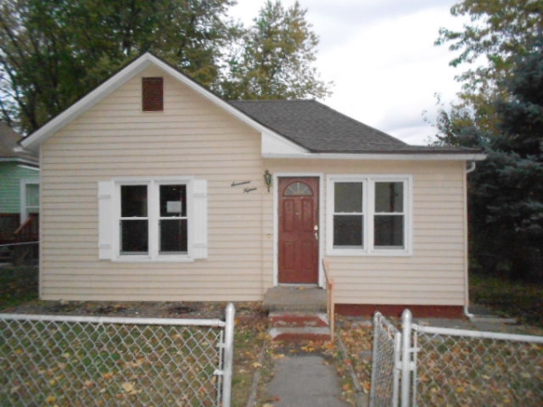 1715 S 11th St, Leavenworth, KS 66048 