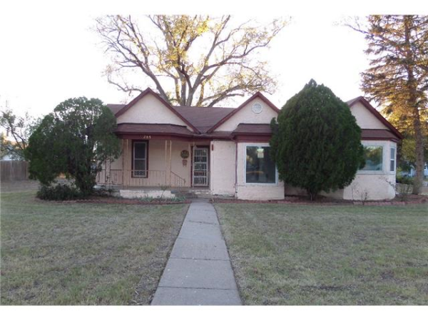 209 N Buffalo St, Lakin, KS 67860 